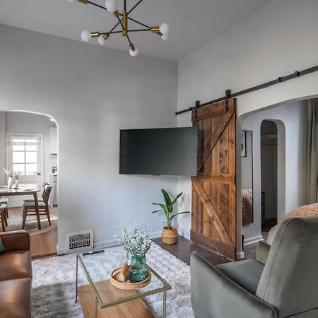 Appartamento Mid-Century Modern Retreat In Little Italy Cleveland Esterno foto