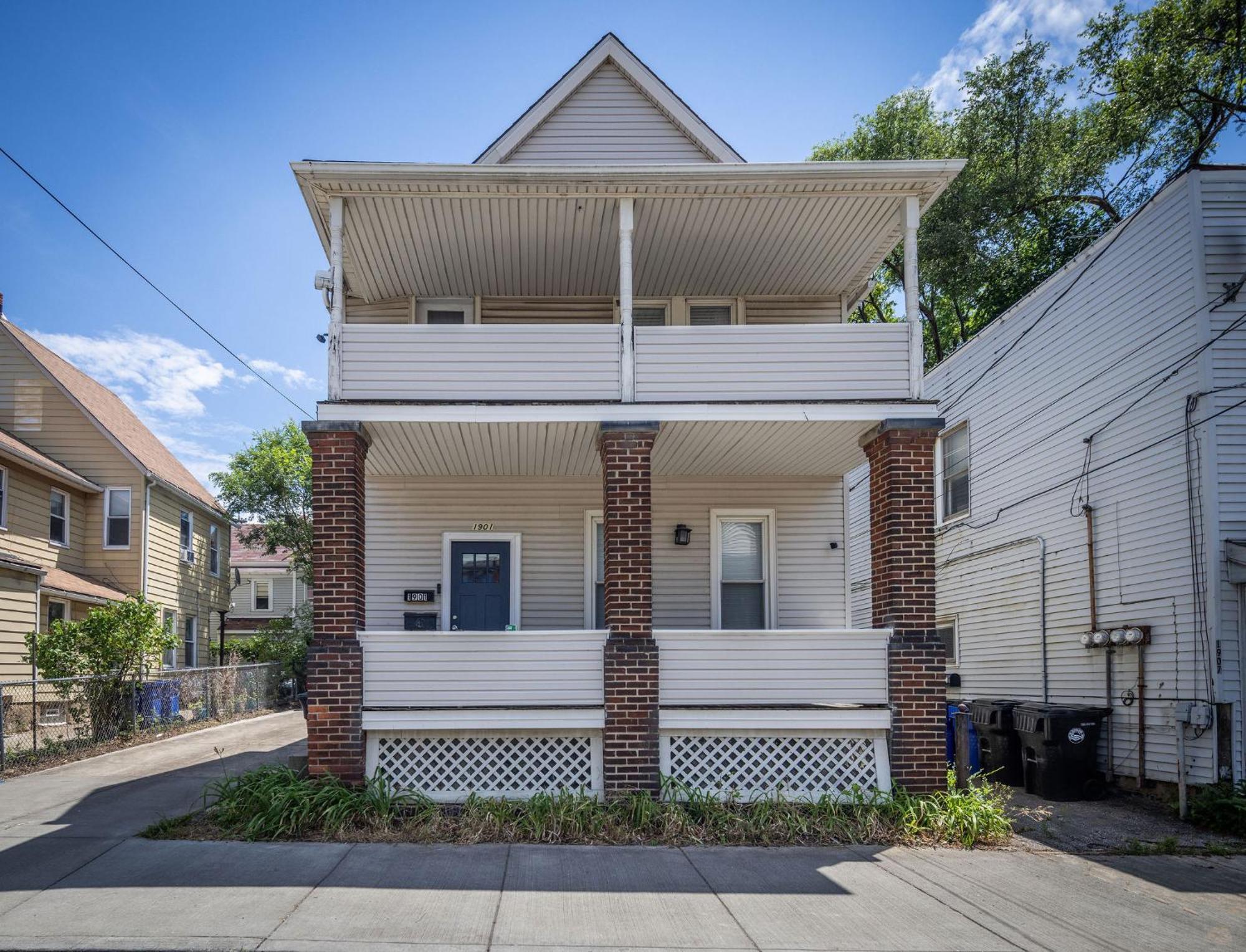 Appartamento Mid-Century Modern Retreat In Little Italy Cleveland Esterno foto