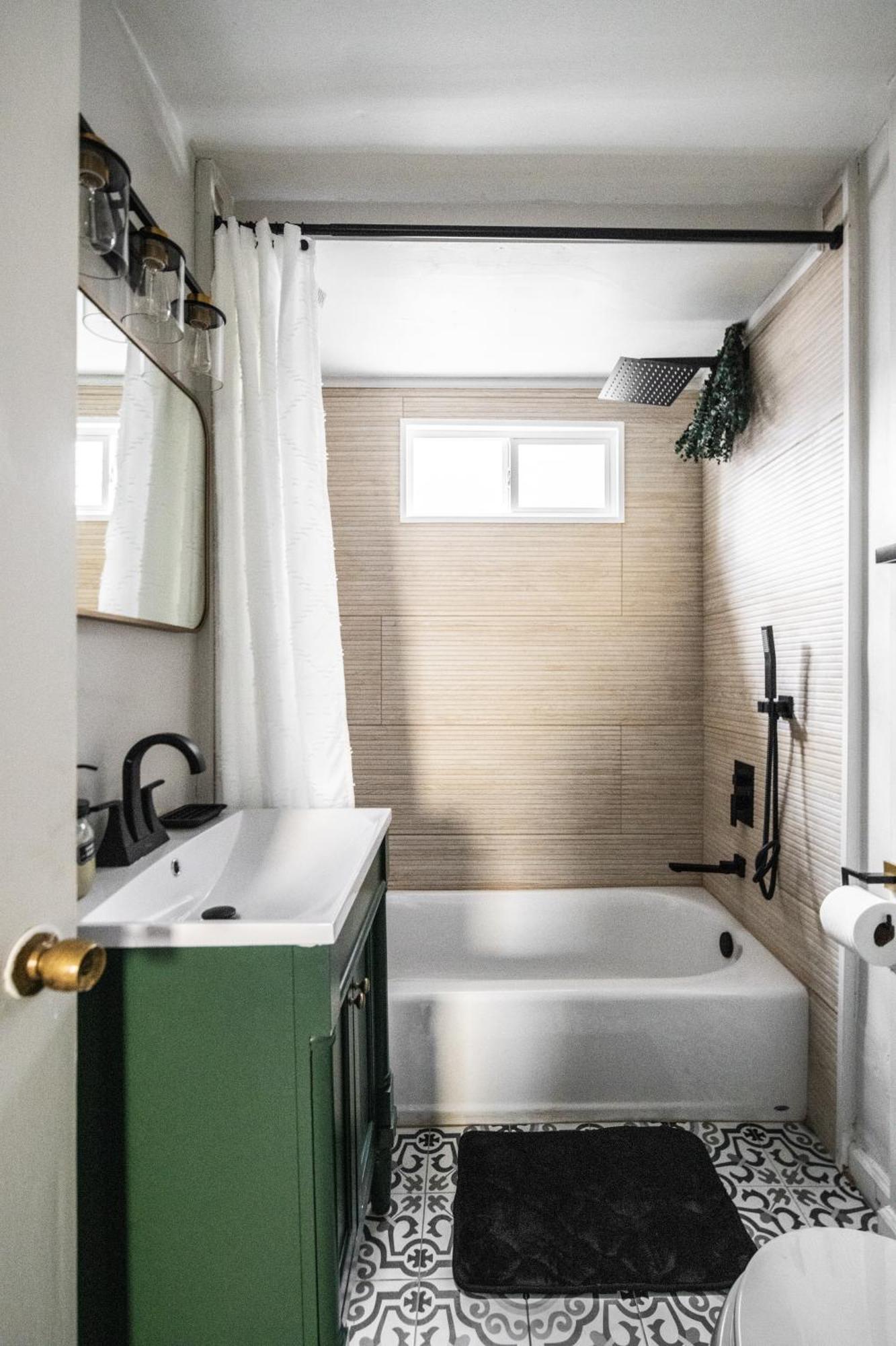 Appartamento Mid-Century Modern Retreat In Little Italy Cleveland Esterno foto
