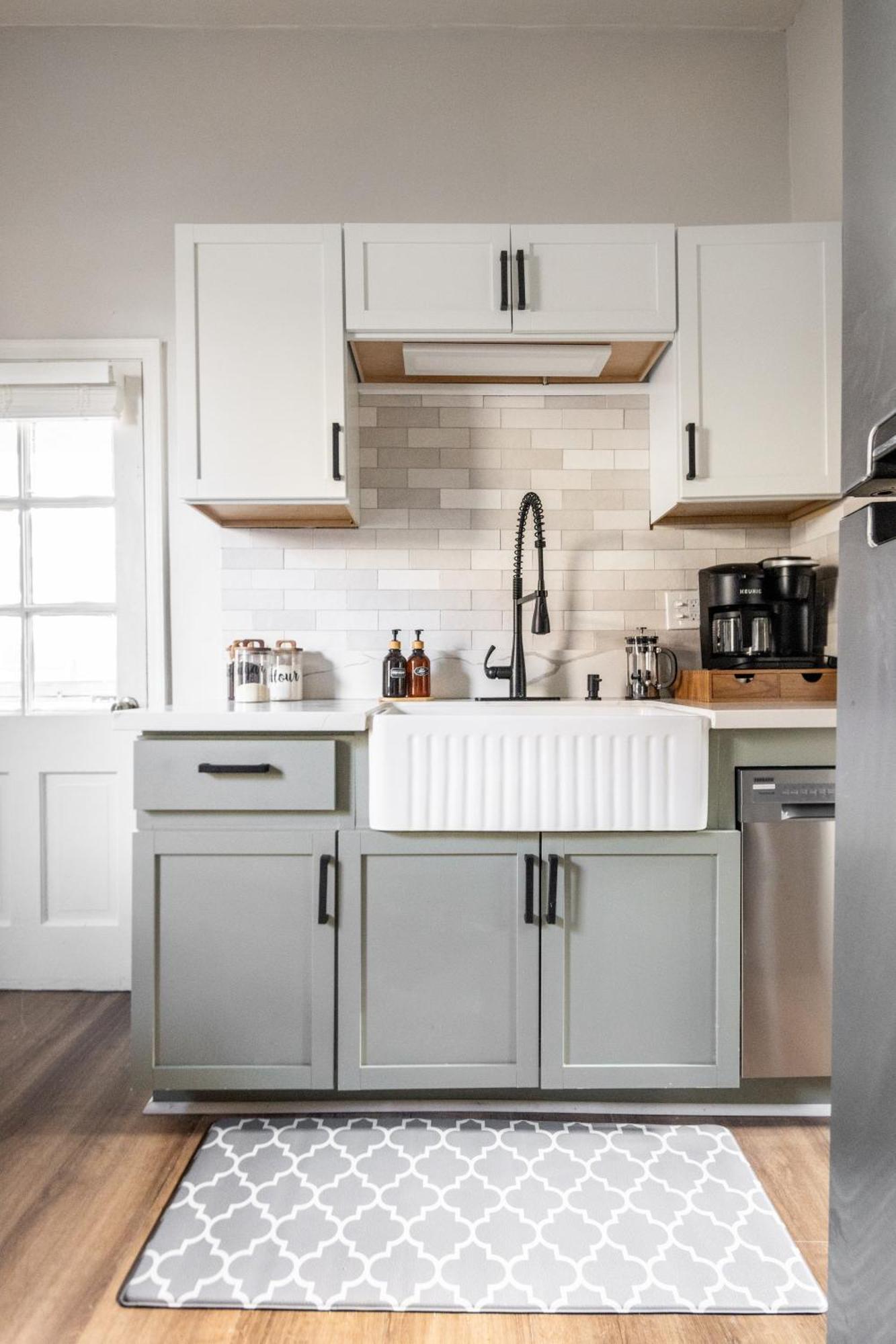 Appartamento Mid-Century Modern Retreat In Little Italy Cleveland Esterno foto