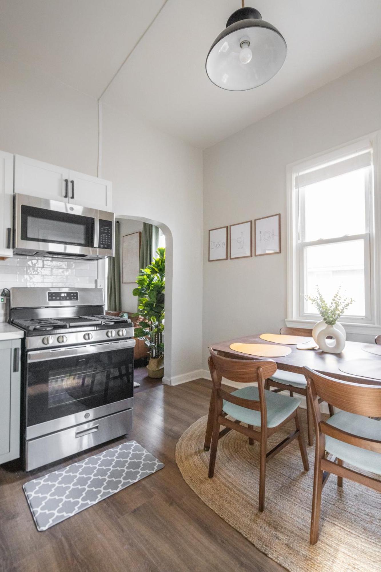 Appartamento Mid-Century Modern Retreat In Little Italy Cleveland Esterno foto