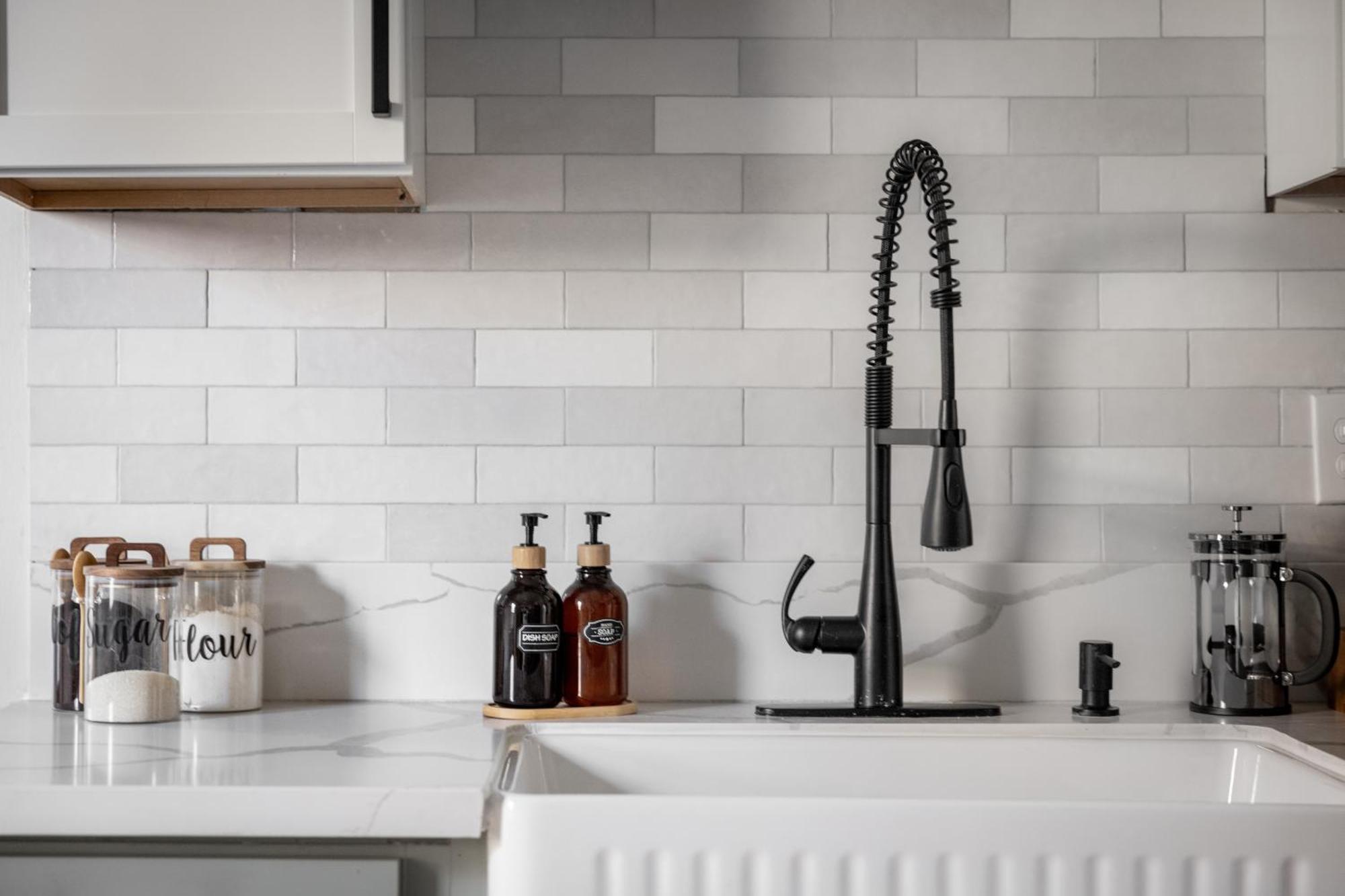 Appartamento Mid-Century Modern Retreat In Little Italy Cleveland Esterno foto