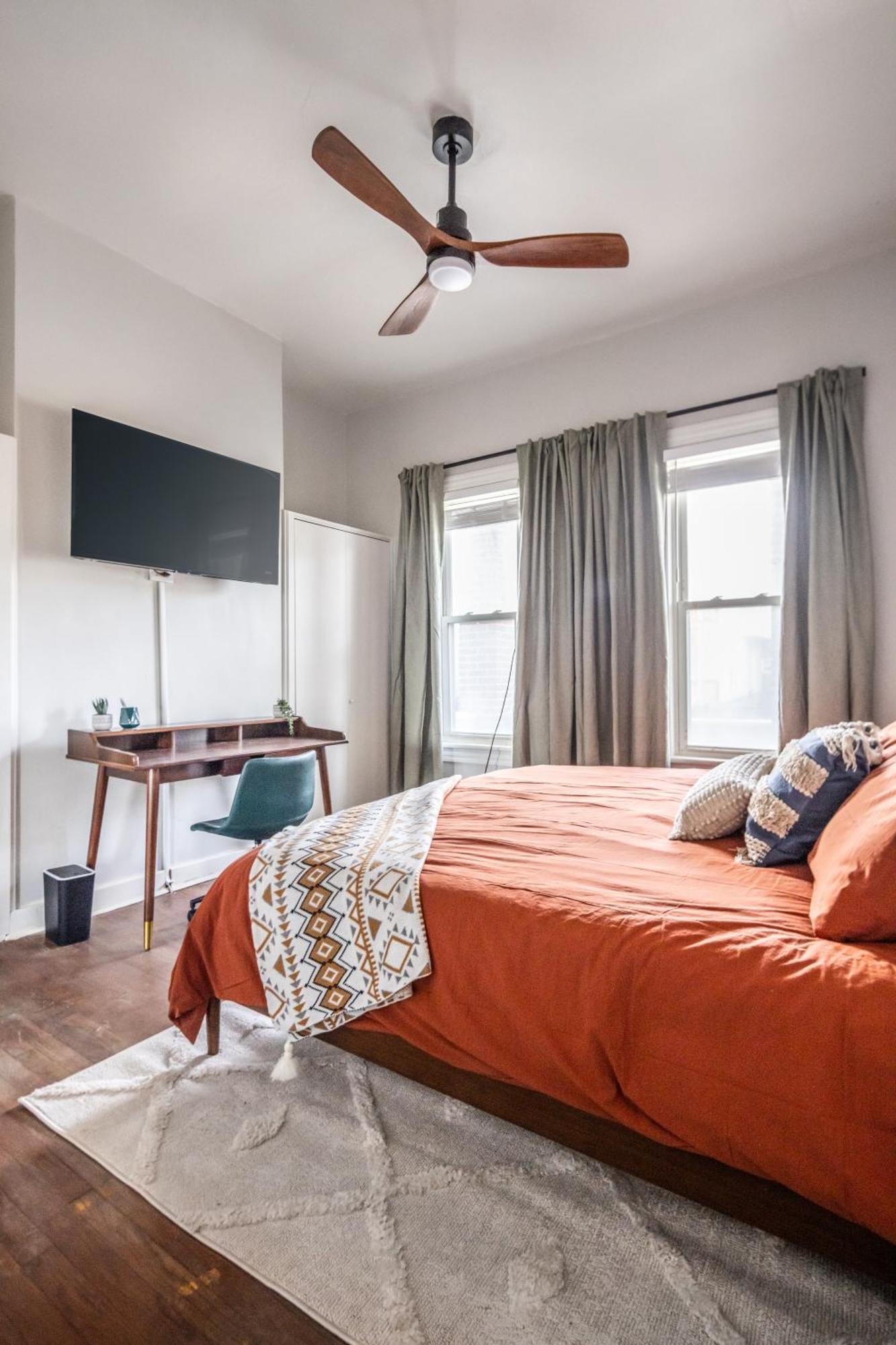 Appartamento Mid-Century Modern Retreat In Little Italy Cleveland Esterno foto