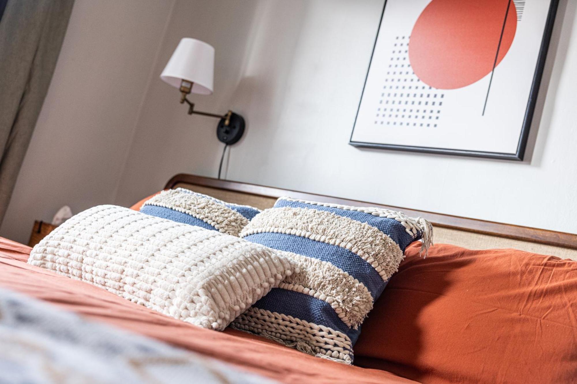 Appartamento Mid-Century Modern Retreat In Little Italy Cleveland Esterno foto