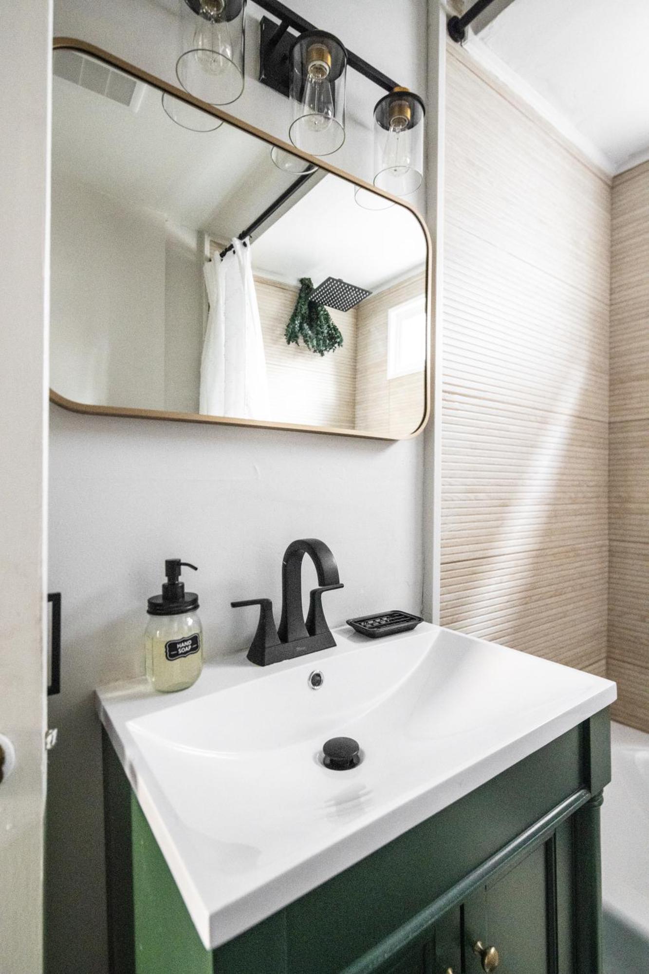 Appartamento Mid-Century Modern Retreat In Little Italy Cleveland Esterno foto